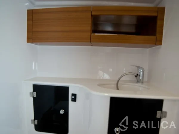 Maxus 33.1 RS - Yacht Charter Sailica