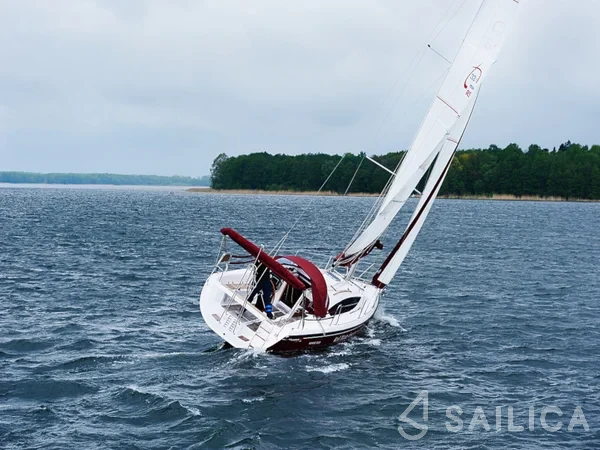 Maxus 33.1 RS - Yacht Charter Sailica