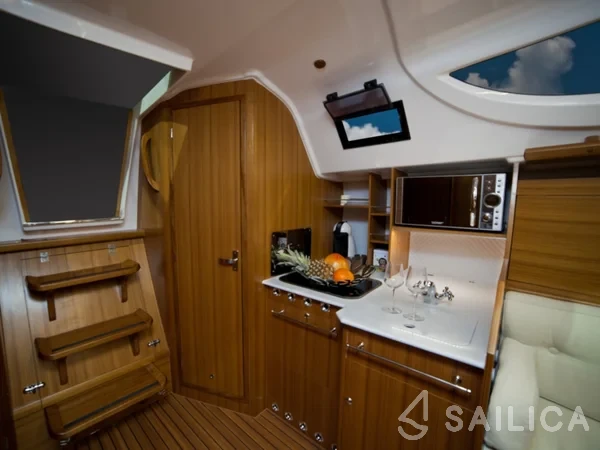 Maxus 33.1 RS Prestige - Yacht Charter Sailica