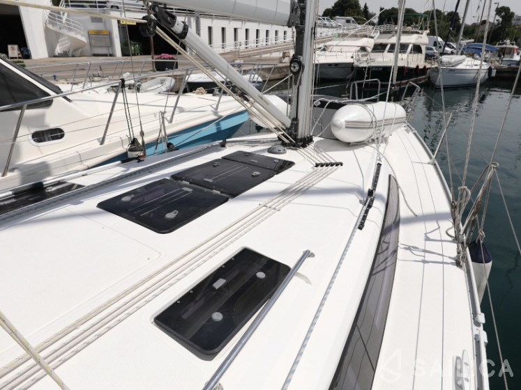 Bavaria Cruiser 37 - Yacht Charter Sailica
