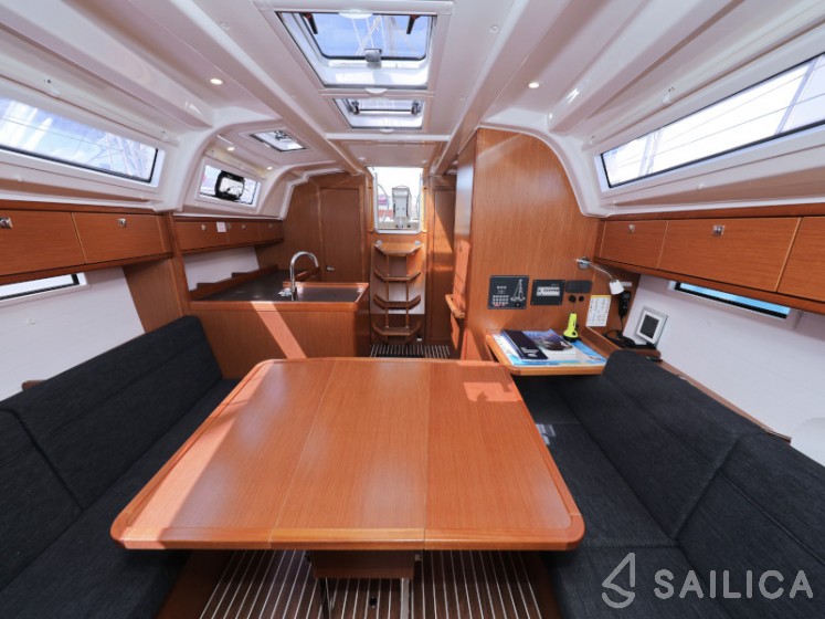 Bavaria Cruiser 37 - Yacht Charter Sailica