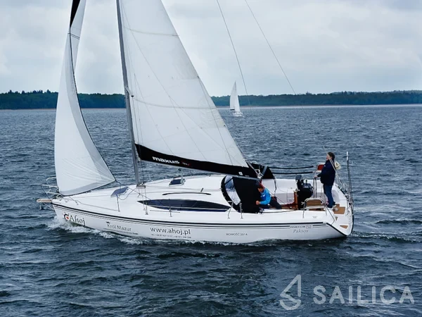 Maxus 33.1 RS - Yacht Charter Sailica