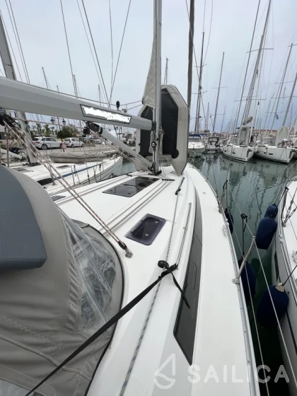 Bavaria 41 Cruiser - Yacht Charter Sailica
