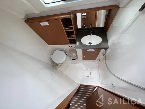 Bavaria 41 Cruiser - Yacht Charter Sailica