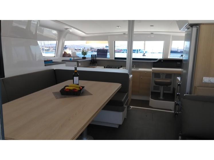 Bali 4.1 - Yacht Charter Sailica