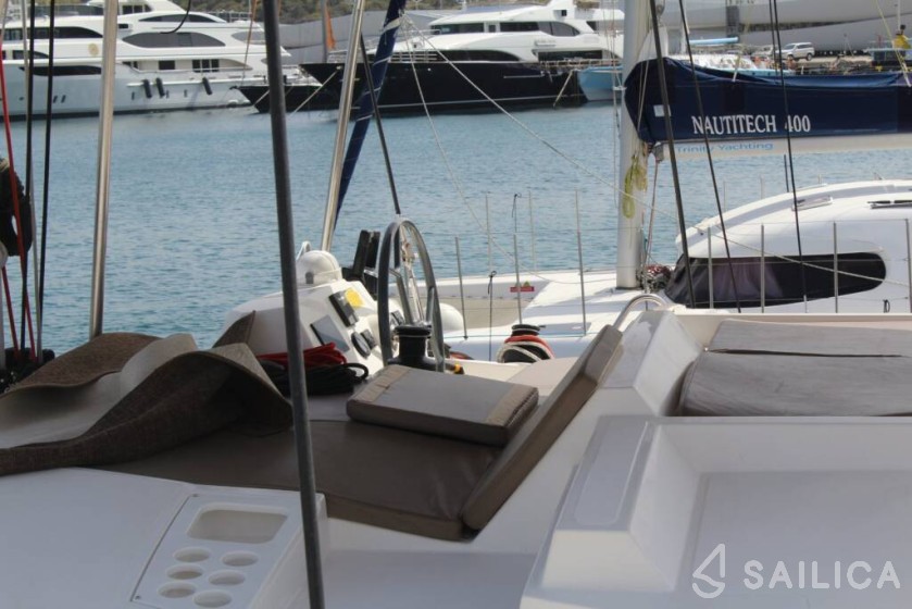 Bali 4.1 - Yacht Charter Sailica