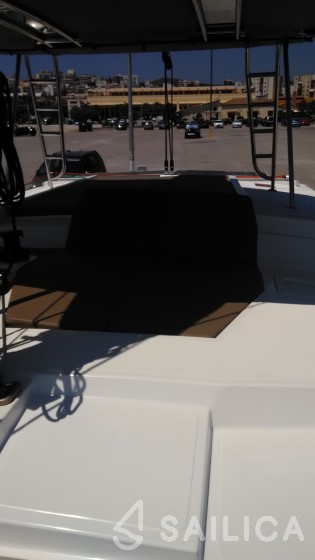 Bali 4.1 - Yacht Charter Sailica