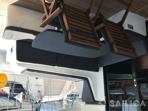 Lagoon 42 - Yacht Charter Sailica