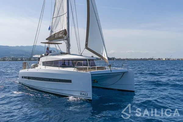 Bali 4.1 - Yacht Charter Sailica