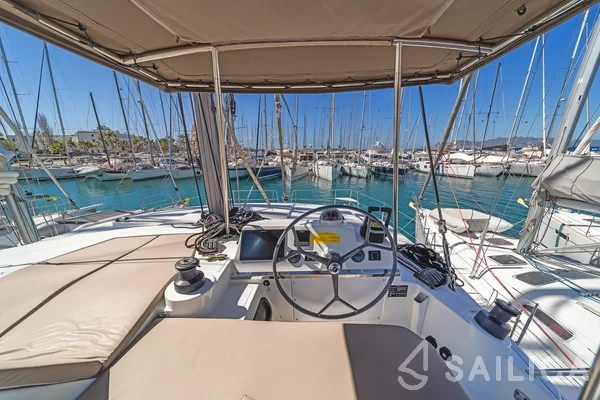 Bali 4.1 - Yacht Charter Sailica