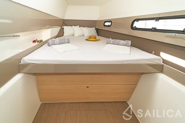 Bali 4.1 - Yacht Charter Sailica