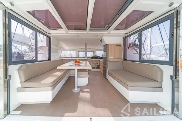 Bali 4.1 - Yacht Charter Sailica