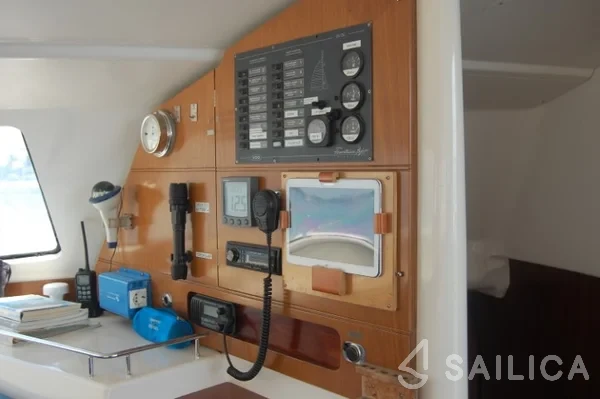 Lavezzi 40 - Yacht Charter Sailica