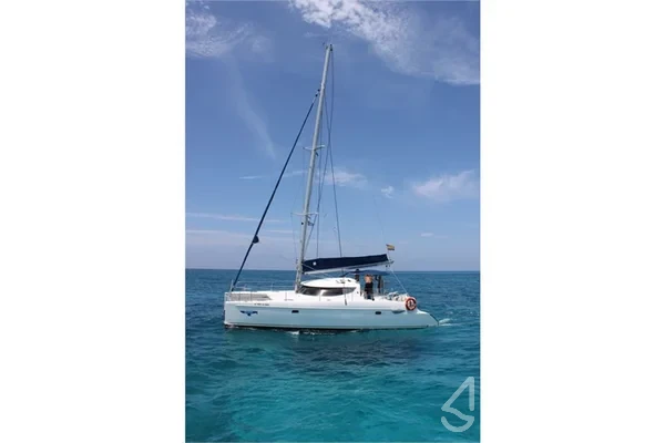 Lavezzi 40 - Yacht Charter Sailica