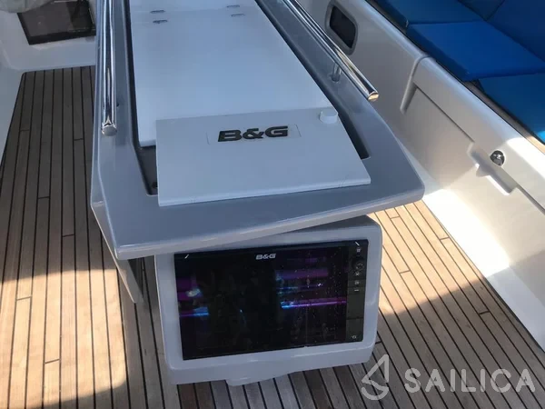 Oceanis 45 - Yacht Charter Sailica
