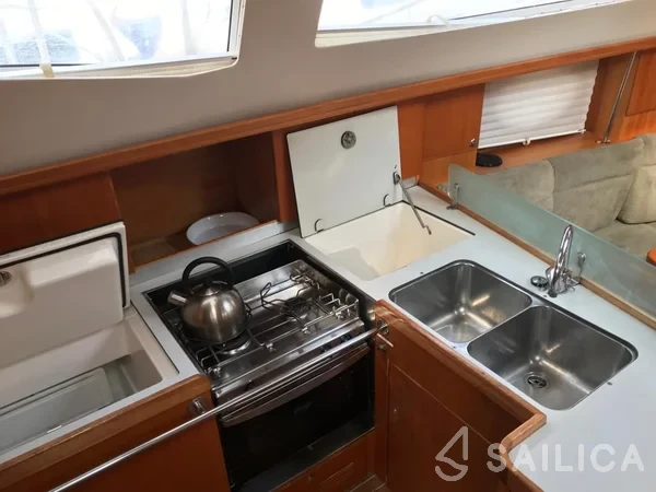 Elan 434 Impression - Yacht Charter Sailica
