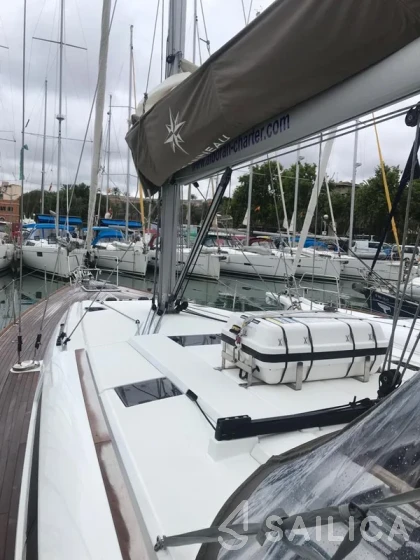Sun Odyssey 519 - Yacht Charter Sailica