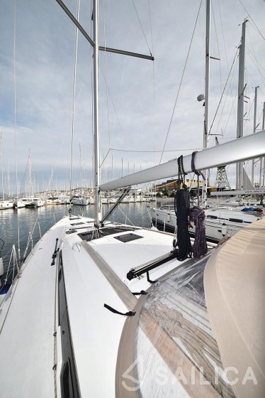 Dufour 460 GL - Yacht Charter Sailica