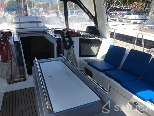 Oceanis 45 - Yacht Charter Sailica