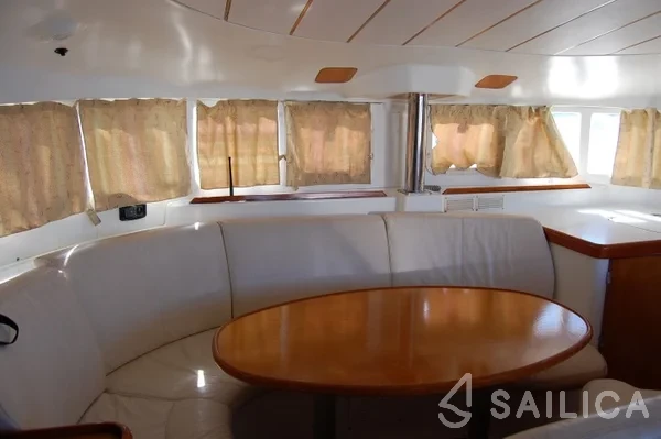Lagoon 410 - Yacht Charter Sailica