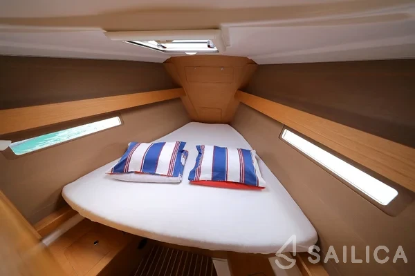 Dufour 412 GL - Yacht Charter Sailica