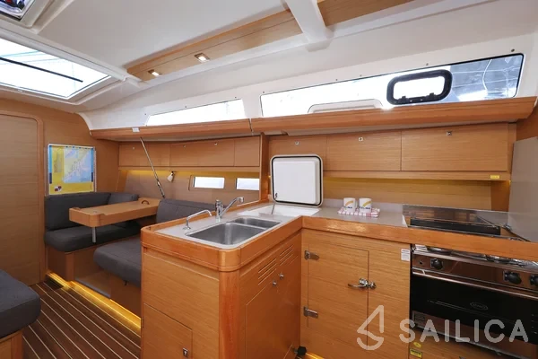 Dufour 412 GL - Yacht Charter Sailica