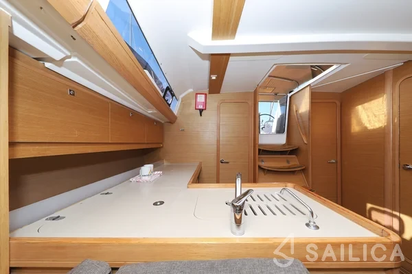 Dufour 412 GL - Yacht Charter Sailica