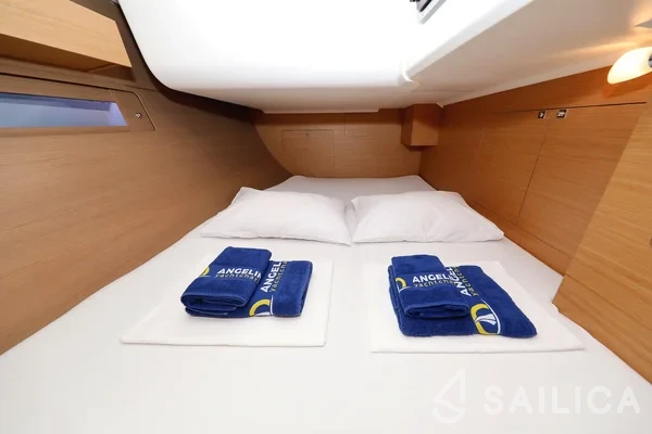 Dufour 412 GL - Yacht Charter Sailica