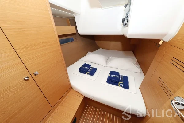 Dufour 412 GL - Yacht Charter Sailica