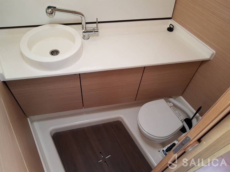 D&D Kufner 54 - Yacht Charter Sailica