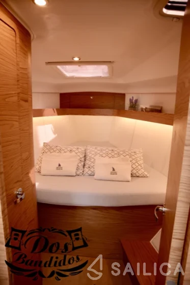 Elan 40 Impression - Yacht Charter Sailica