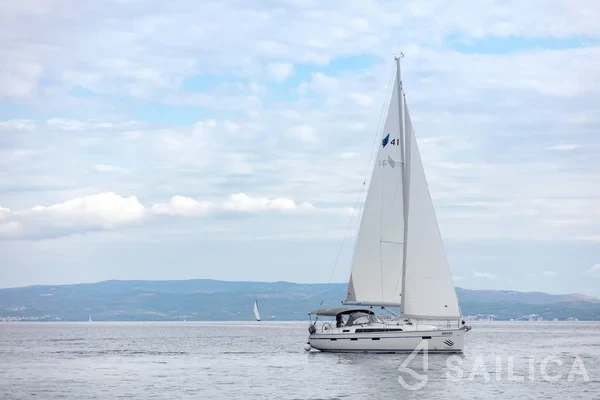 Bavaria 41 Cruiser - Yacht Charter Sailica