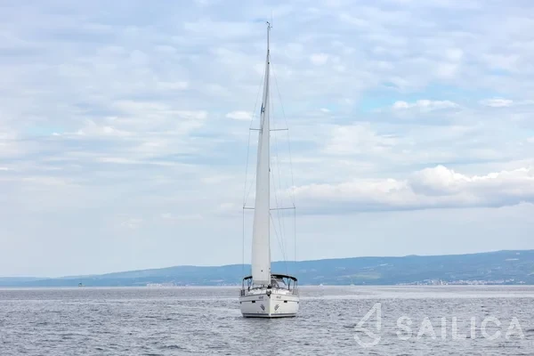Bavaria 41 Cruiser - Yacht Charter Sailica