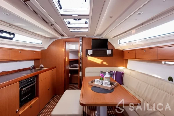 Bavaria 41 Cruiser - Yacht Charter Sailica