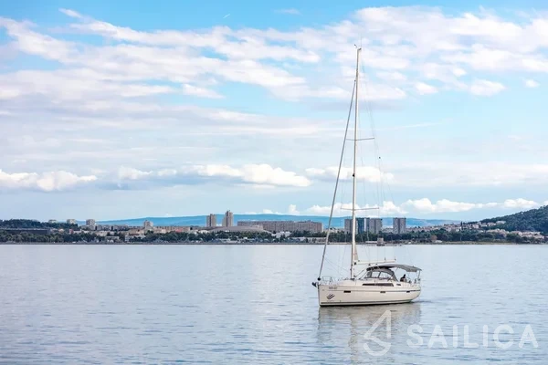Bavaria 41 Cruiser - Yacht Charter Sailica