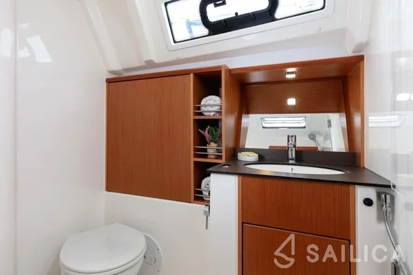 Bavaria 41 Cruiser - Yacht Charter Sailica
