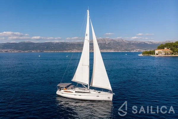 Bavaria 51 Cruiser - Yacht Charter Sailica