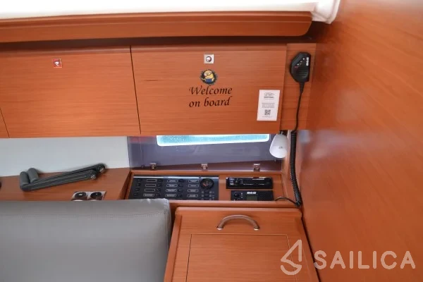 Dufour 360 GL - Yacht Charter Sailica