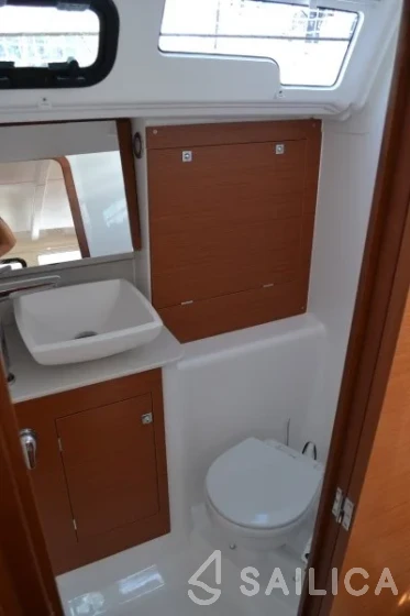 Dufour 360 GL - Yacht Charter Sailica