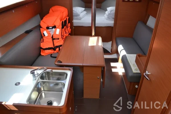 Dufour 360 GL - Yacht Charter Sailica