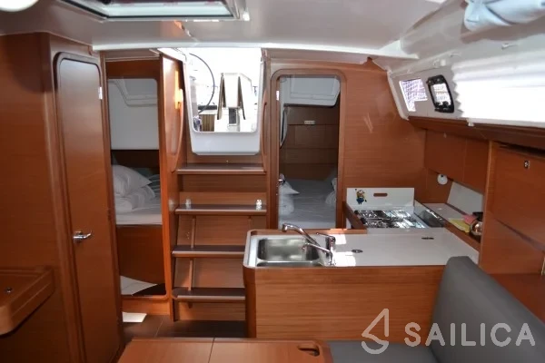 Dufour 360 GL - Yacht Charter Sailica