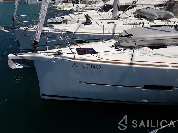 Dufour 460 GL - Yacht Charter Sailica