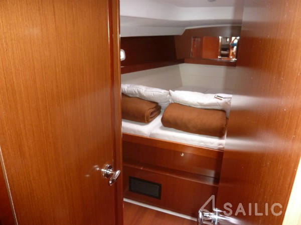 Oceanis 50 Family - Yacht Charter Sailica