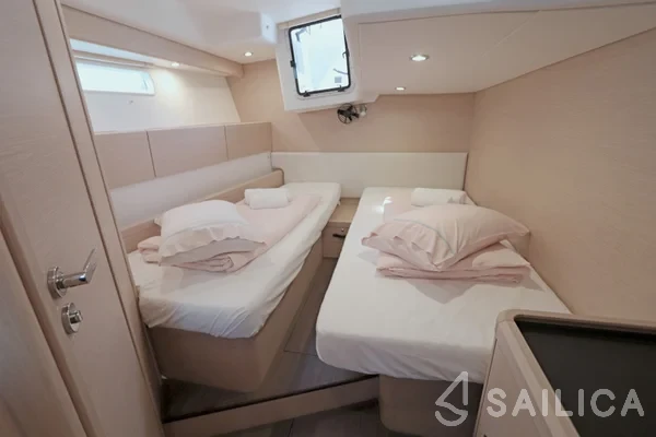 Jeanneau 58 - Yacht Charter Sailica