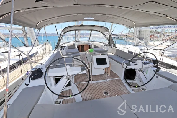 Jeanneau 58 - Yacht Charter Sailica