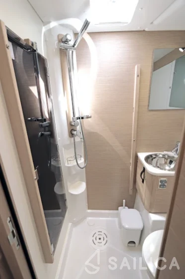 Jeanneau 58 - Yacht Charter Sailica