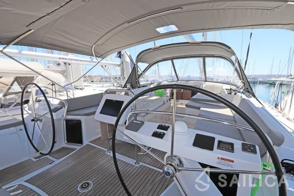 Jeanneau 58 - Yacht Charter Sailica