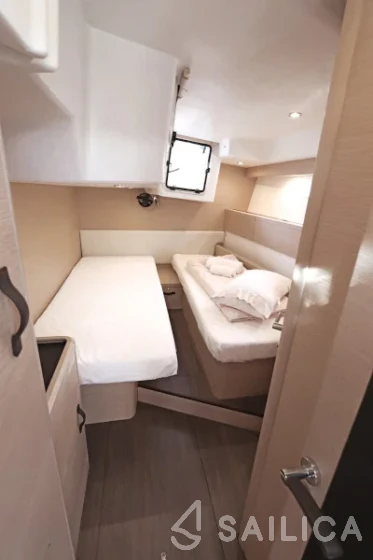 Jeanneau 58 - Yacht Charter Sailica