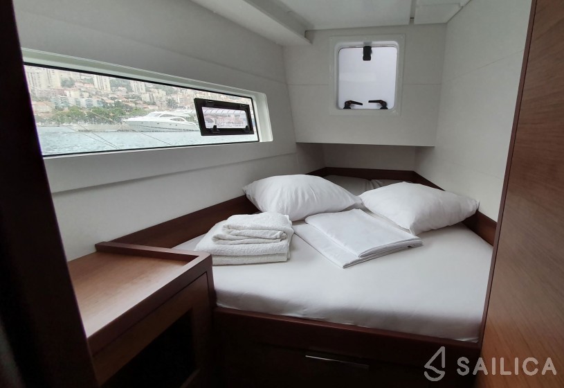 Lagoon 40 - Yacht Charter Sailica