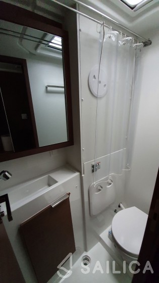 Lagoon 40 - Yacht Charter Sailica